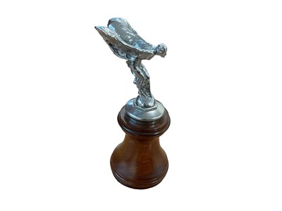 Lot 962 - 1930s Rolls-Royce Phantom II Spirit of Escatsy chrome mascot on cap with wooden plinth