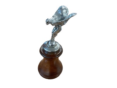 Lot 962 - 1930s Rolls-Royce Phantom II Spirit of Escatsy chrome mascot on cap with wooden plinth