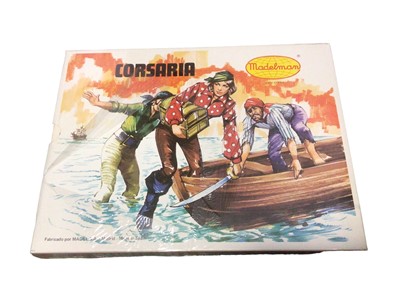 Lot 367 - Madelman Equipo Basico Corsario 3 3/4" action figure with outfit No.501 & Corsaria No.521, both in window sealed boxes (2)