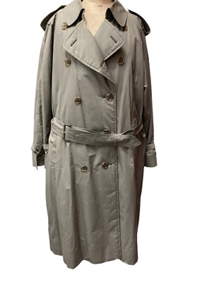 Lot 2099 - Vintage 1980s Burberrys' trench coat.