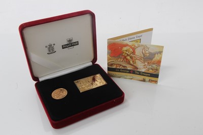 Lot 432 - G.B. - Royal Mint Elizabeth II 'St George & The Dragon' coin set to include Sovereign 2001 UNC and gilded silver stamp Ingot (N.B. Cased with Certificate of Authenticity) (1 coin set)