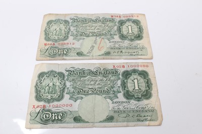 Lot 439 - G.B. - Banknotes to include green £1's K.O. Peppiatt Chief Cashier prefix W54A Fair