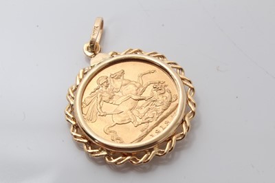 Lot 442 - G.B. - Gold Sovereign George V 1913 GVF set in 18 carat marked ring mount (Total Wt. 11gms) (1 coin)