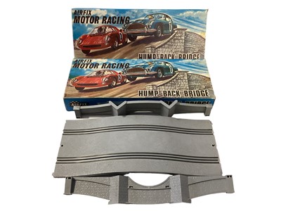 Lot 389 - Airfix Motor Racing Hump Back Bridge, boxed No.5099 (2)