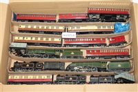 Lot 2723 - Railway - 00 gauge Hornby Dublo selection -...