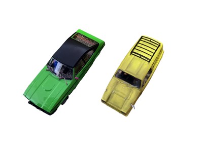 Lot 1916 - Scalextric Special  Edition twinpack Only Fools & Horses Robin Reliant Trotters Independent trading Co & green Ford Cortina, in Display Presentation box C4179A (10