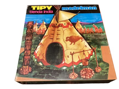 Lot 361 - Madelman Tipy tienda India, boxed (worn on edges) No.716 (1)