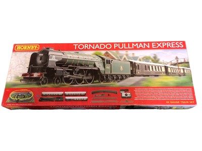 Lot 1926 - Hornby OO Gauge Tornado Pullman Express Train Set with BR lined green Early Emblem 4-6-2 tender locomotive and three brown & creamm Pulman Carriages "Lucille", "Ibis" & Car No.93, plus tracking and...