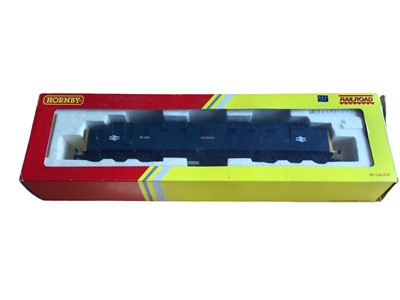 Lot 1928 - Hornby OO Gauge BR blue Class 55 diesel St Paddy 55 001, boxed R2879, Lima Network SouthEast Class 44 diesel Old Oak Common 47 701, boxed 204888A7 & Metroploitan maroon Class 20 Sir John Betjaman 2...