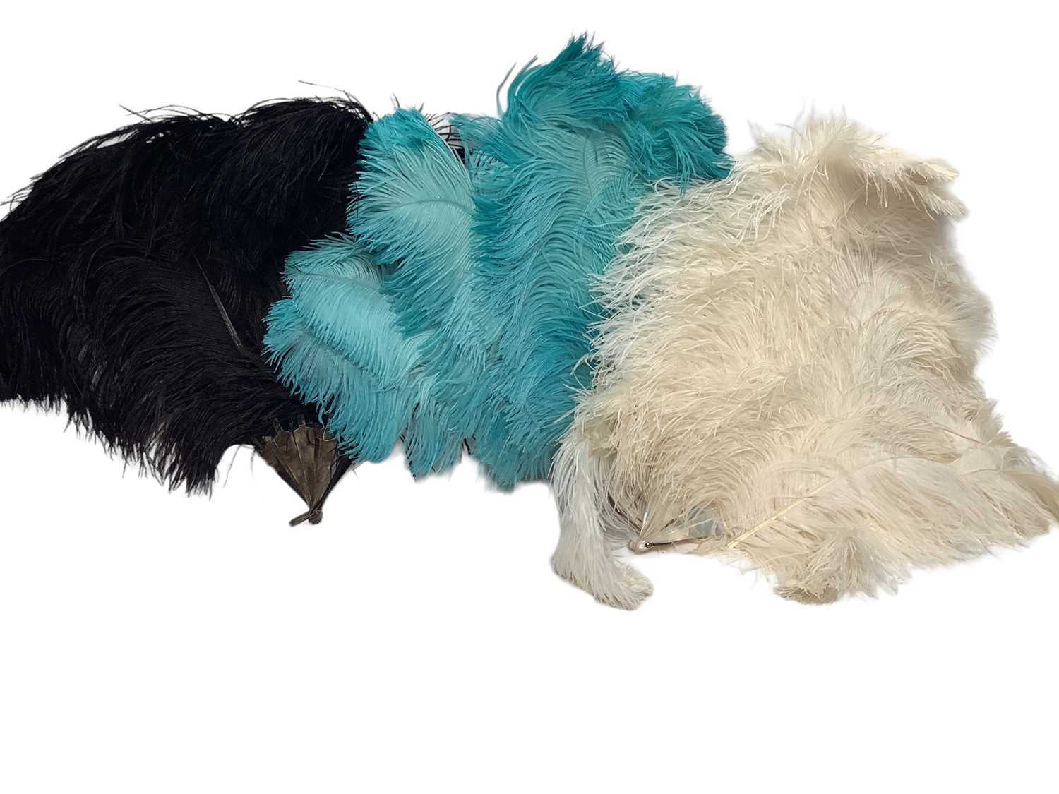 Lot 2128 Vintage clothing, bags and compacts