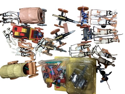 Lot 1943 - Timpo swoppet Federal gun teams & limber, Covered Wagon, Chuck Wagon, Stage Coach (parts missing), all loose & Gatling Gun, boxed (qty)