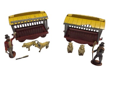 Lot 1953 - Britains lead Circus Trailer Cages with bears & lions, Circus elephant & Ringmasters, plus Britains Zoological Series Box No.9012 with Gorilla, Chimpanezee, Monkey & Baby Chimpanzee (complete), min...