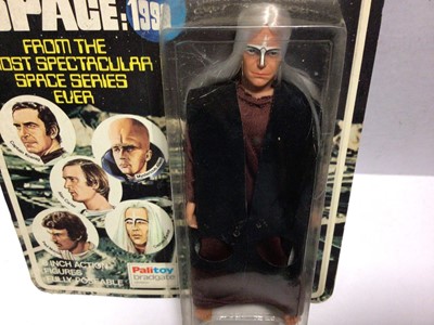 Lot 306 - Palitoy c1979 Space 1999 8" action figure Captain Zantor from the planet Kaldor, on five face punched card back (creased to top) with blister pack No.22830 (1)