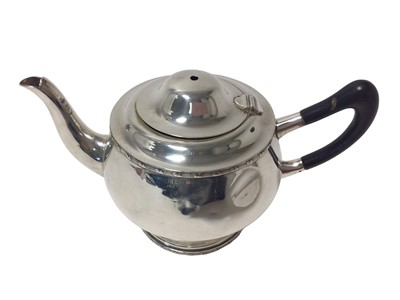 Lot 319 - Contemporary silver teapot