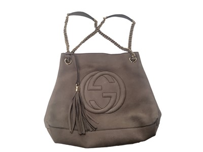 Lot 2123 - Gucci chain tote tassel Mocha leather handbag, no 308982 - 213043.