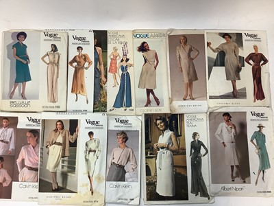 Lot 2126 - Vogue American Designers patterns including Oscar de la Renta, Teal Traina, Albert Nipon, Calvin Klein and Geoffrey Beene.  Mainly 1970's/80's and uncut (11).  Plus other Vogue patterns and vintage...