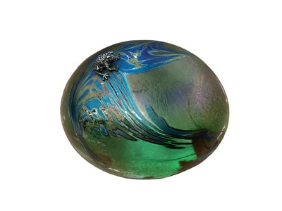 Lot 1221 - John Ditchfield glasform dinosaur egg and frog paperweight