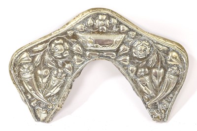 Lot 826 - 19th century South American silver saddle mount