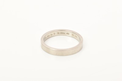 Lot 661 - Cartier platinum wedding ring