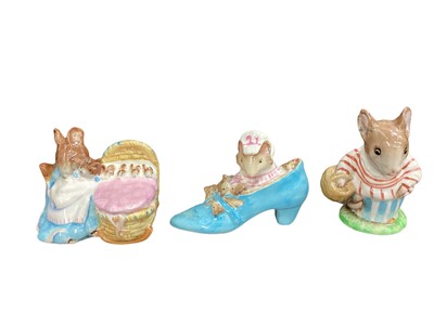 Lot 1256 - Collection of 19 Beswick Beatrix Potter figures - Squirrel Nutkin, Peter Rabbit, Tom Thumb, Appley Dapply, Tabitha Twitchett, Tailor Of Gloucester, Mrs Titlemouse, Tommy Brock, Benjamin Bunny, Rebe...
