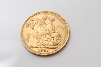 Lot 535 - G.B. - Gold Sovereign Victoria YH 1887 (N.B. Obv: Scratches & field marks) otherwise AVF (1 coin)