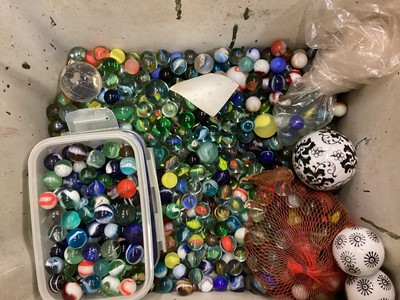 Lot 44 - Collection of old glass marbles