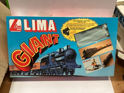 Lot 1797 - Lima O Gauge 0-6-0 LMS tender locomotive 4683, with rolling stock and carriages plus track (2 boxes)