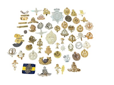 Lot 810 - Good collection of military cap badges to include Paddington Rifles, Royal Artillery, Military Police and others (1 box)