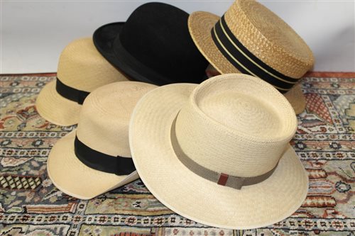 Lot 3044 - Gentlemen's vintage hats including black...