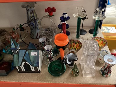 Lot 1289 - Large collection of coloured glassware including art glass animals (1shelf)