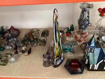 Lot 1289 - Large collection of coloured glassware including art glass animals (1shelf)