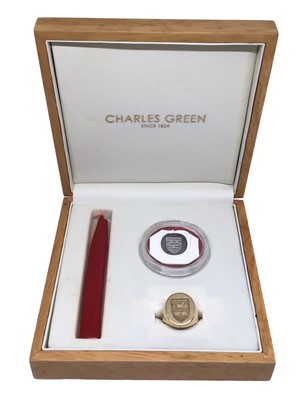 Lot 175 - Charles Green 9ct gold signet ring wax seal boxed set