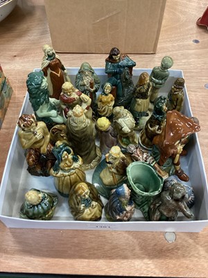 Lot 1301 - Selection of Wade figures including The Camelot Collection, some boxed