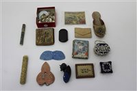 Lot 3073 - Selection of bone sewing accessories -...