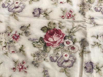 Lot 2161 - 19th century and later English and French cotton and linen printed floral fabrics including curtains.