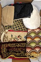 Lot 3077 - Antique and vintage beaded handbags and metal...