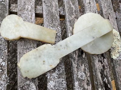 Lot 866 - Fine quality Chinese jade ruyi scepter