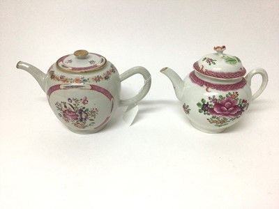 Lot 19 - Chinese teapot and a Worcester teapot