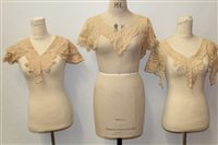 Lot 3088 - Antique and vintage lace, handmade and machine...