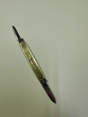 Lot 66 - Good quality Edwardian silver gilt penknife, the pair of knives marked Asprey, (Sheffield 1902), makers mark Brookes & Crookes, 12cm when open, 6cm closed
