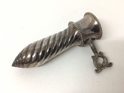 Lot 100 - Antique silver plated ham bone holder, Walker & Hall, with fluted handle, beaded borders and scroll work key, 13cm long