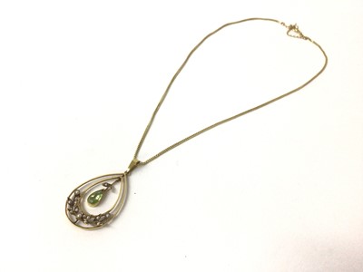 Lot 126 - Edwardian 9ct gold and peridot and seed pearl pendant on chain