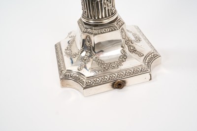 Lot 60 - Impressive good quality Edwardian silver plated Corinthian column table lamp