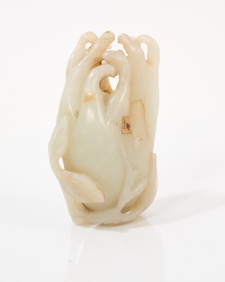 Lot 795 - 18th / 19th century celadon jade snuff bottle in the form of a Buddha's hand