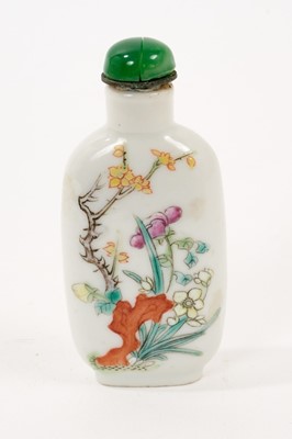 Lot 900 - Chinese famille rose snuff bottle, 18th/19th century