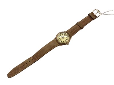 Lot 1019 - 1940s gentlemen's 9ct gold wristwatch with 15 jewel movement in circular 9ct gold case with screw-off back (hallmarked Chester 1943) on leather strap