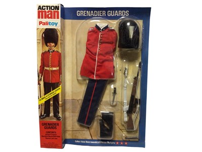 Lot 19 - Palitoy Action Man (1970-1984) Grenadier Guards Outfit, in locker box packaging No.34302 (1)
