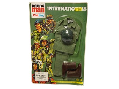 Lot 47 - Palitoy Action Man International Uniforms including UN Peace Force No.34300, Russian Infantry No.34284 & American Marine No.34300 (x2), all on card with blister pack (4)