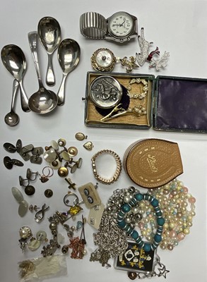 Lot 1023 - Vintage costume jewellery and bijouterie