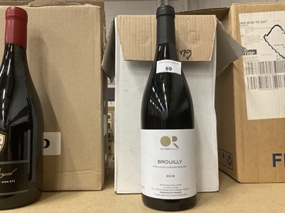 Lot 69 - Six bottle case of Olivier Ravier Brouilly 2019, together with five further six bottle cases of wine. (30)